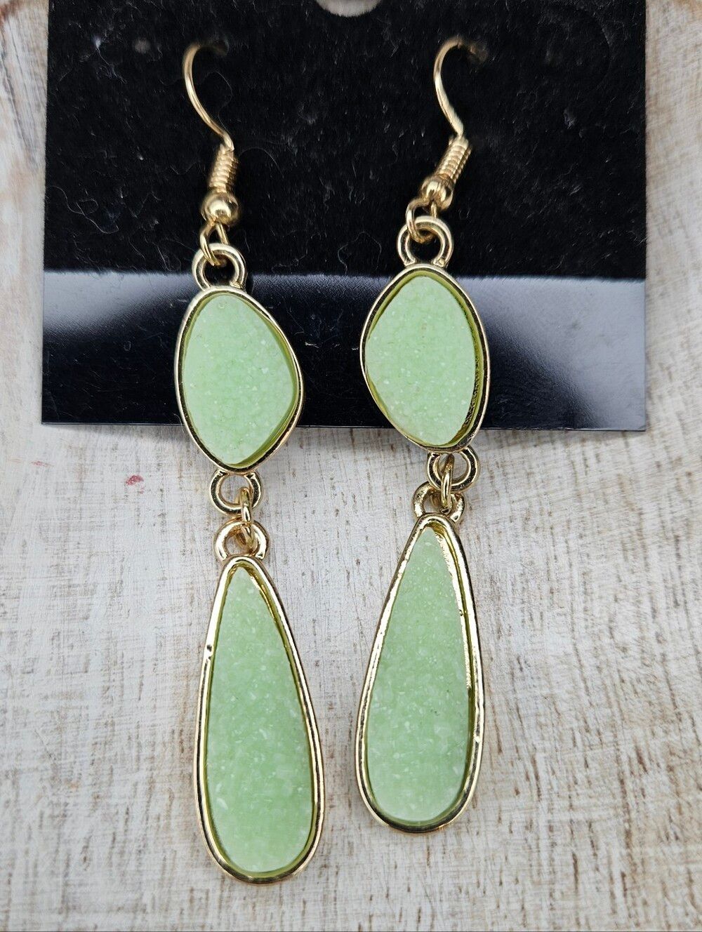 NWT Boho Faux Peridot Druzy Dangle Earrings Gold Teardrop Sage Green 2.75”